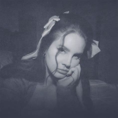Trashy Glamor: Lana Del Rey's Unique Brand of Magic on Spotify